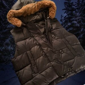 Y2K Gap Puffer Vest with Detachable Fur Trim on Hood